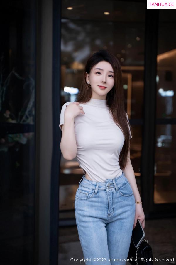   [XiuRen]高清写真图 2023.10.31 No.7586 雨儿baby 牛仔裤美腿第9张图片
